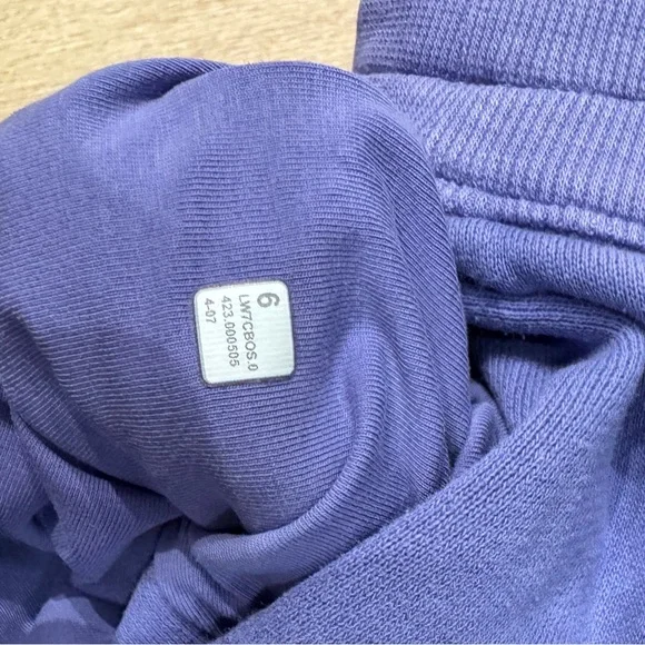 Lululemon Scuba Lilac High-Waist Athletic Shorts - Picture 3 of 3